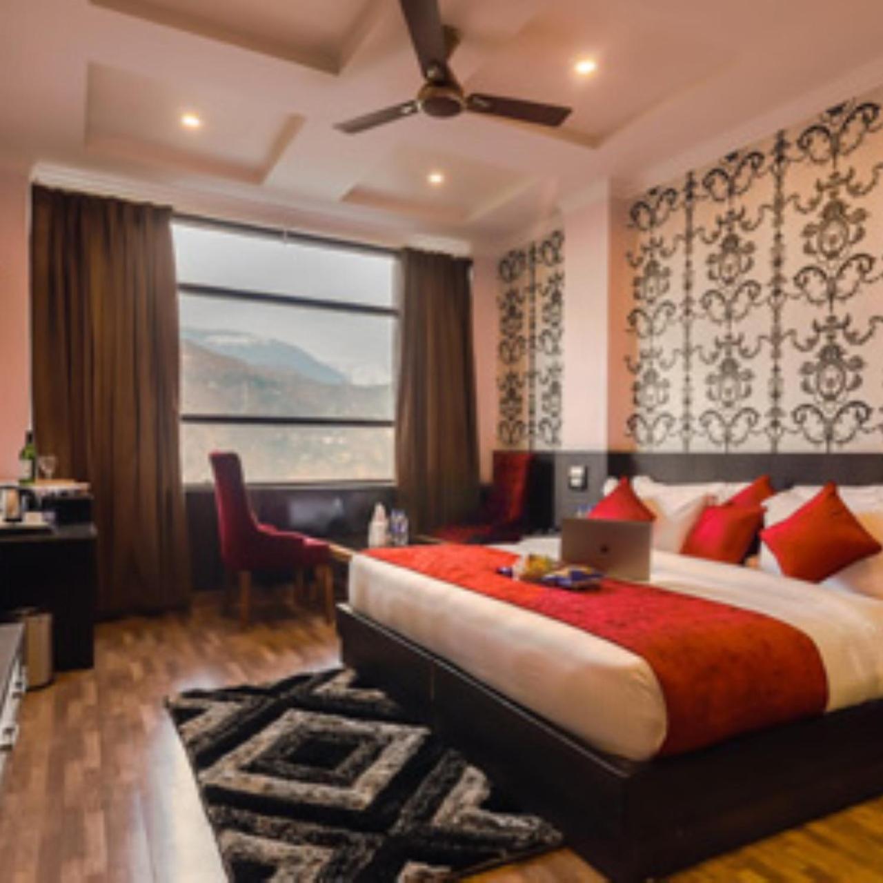 Hotel Holiday Hill, Near Mall Road, Mcleodganj# Parking#Restaurant Dharamshala Exterior foto
