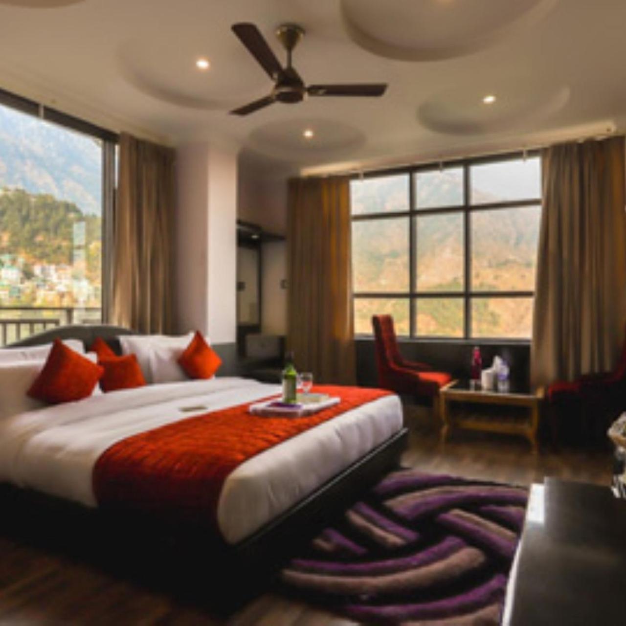 Hotel Holiday Hill, Near Mall Road, Mcleodganj# Parking#Restaurant Dharamshala Exterior foto