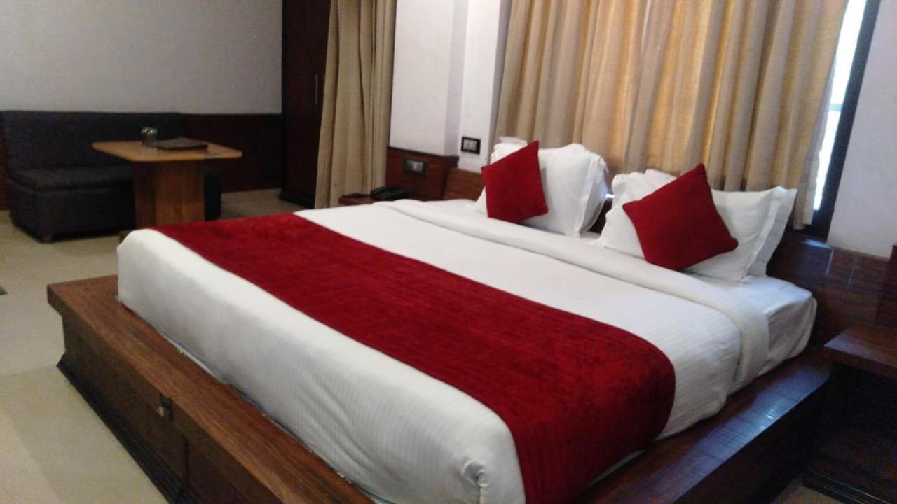Hotel Holiday Hill, Near Mall Road, Mcleodganj# Parking#Restaurant Dharamshala Exterior foto
